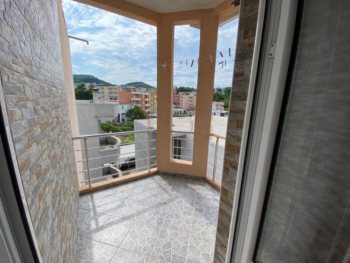 Guest House Koliqi - Hotel & Apartments ウルツィニ エクステリア 写真