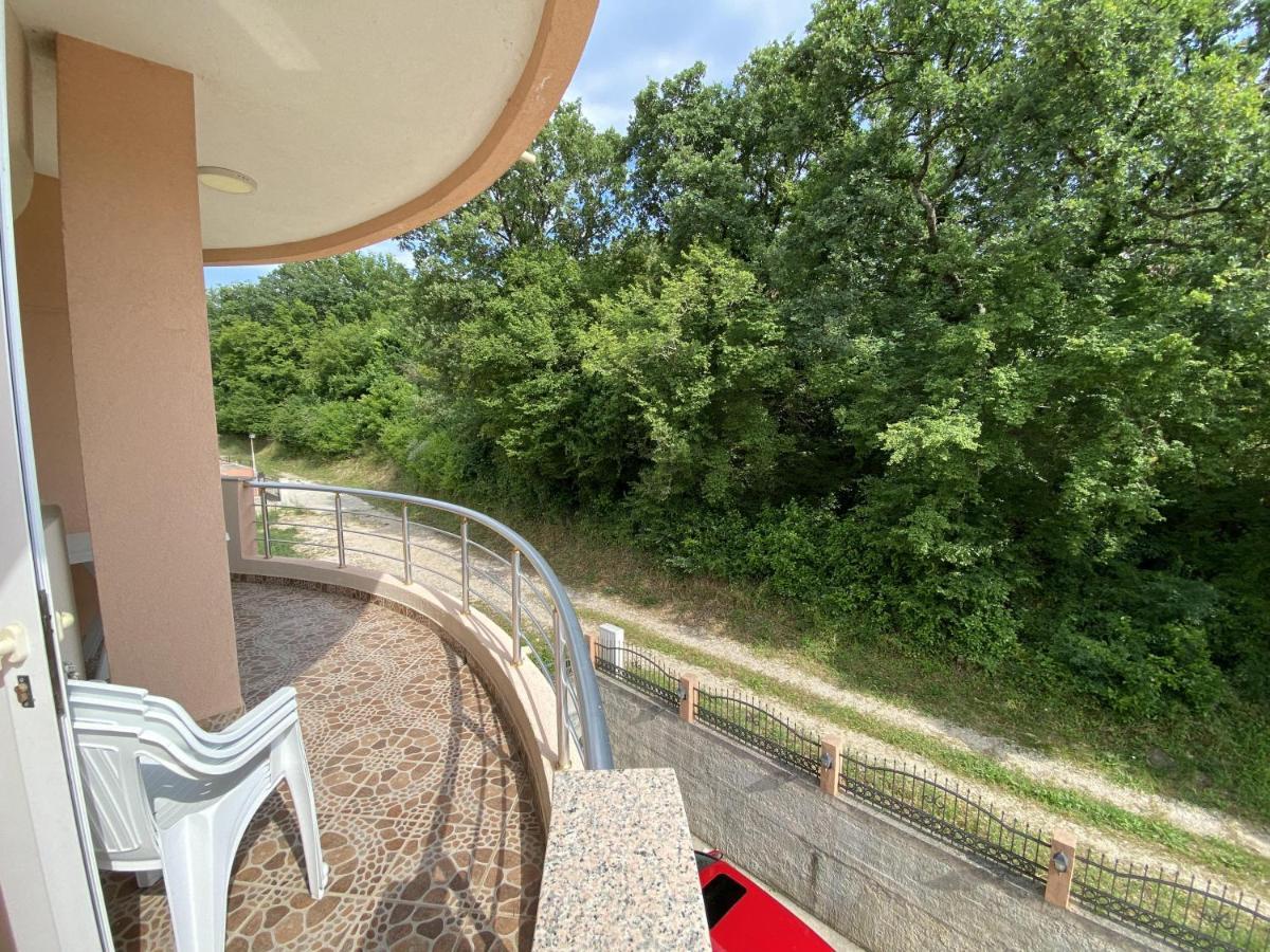 Guest House Koliqi - Hotel & Apartments ウルツィニ エクステリア 写真