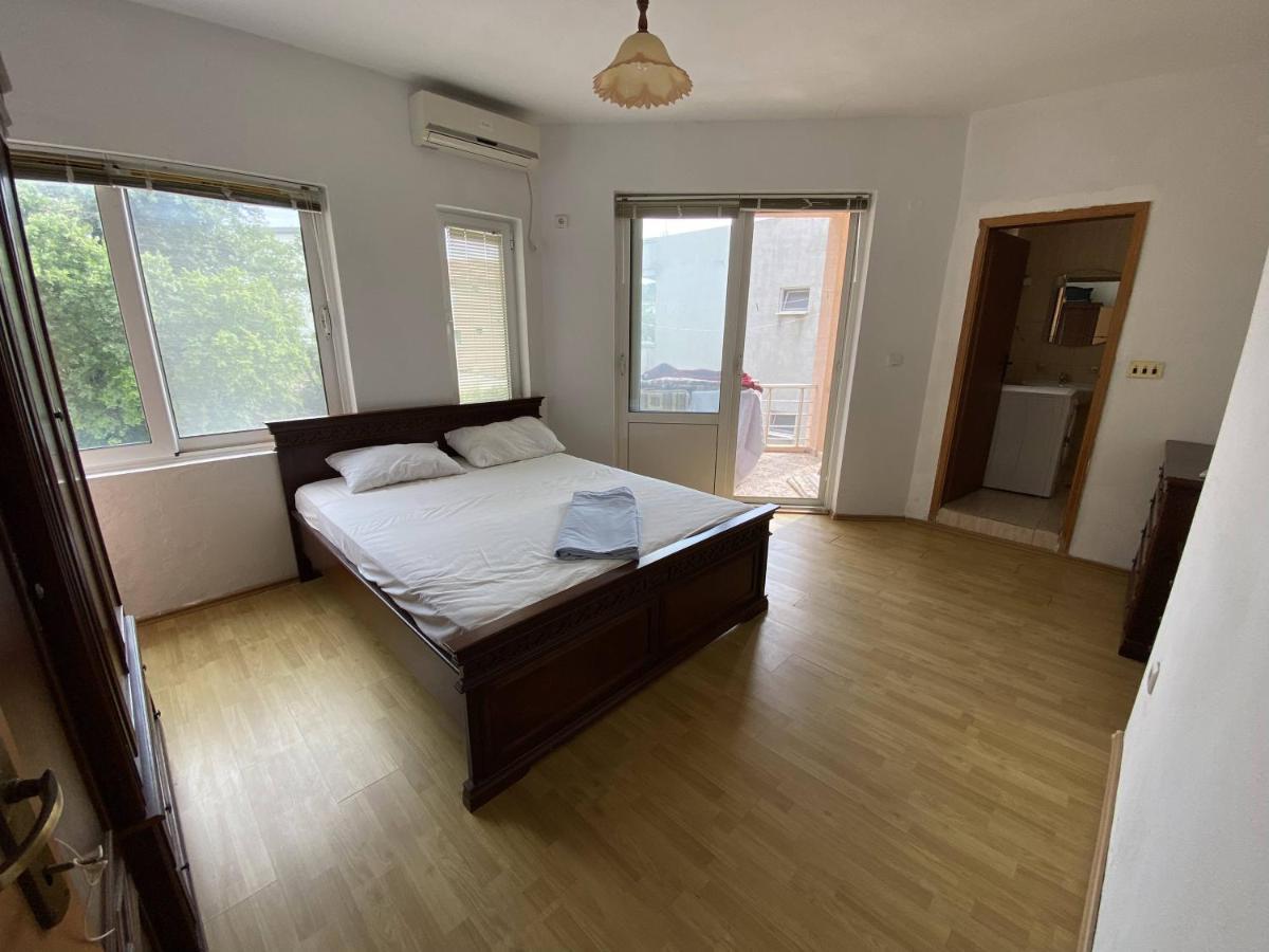 Guest House Koliqi - Hotel & Apartments ウルツィニ エクステリア 写真