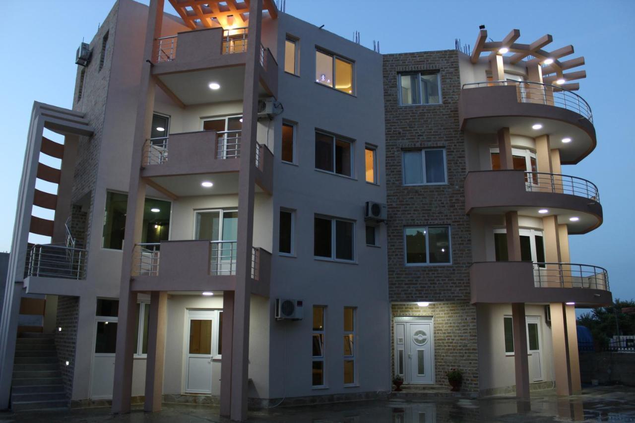 Guest House Koliqi - Hotel & Apartments ウルツィニ エクステリア 写真