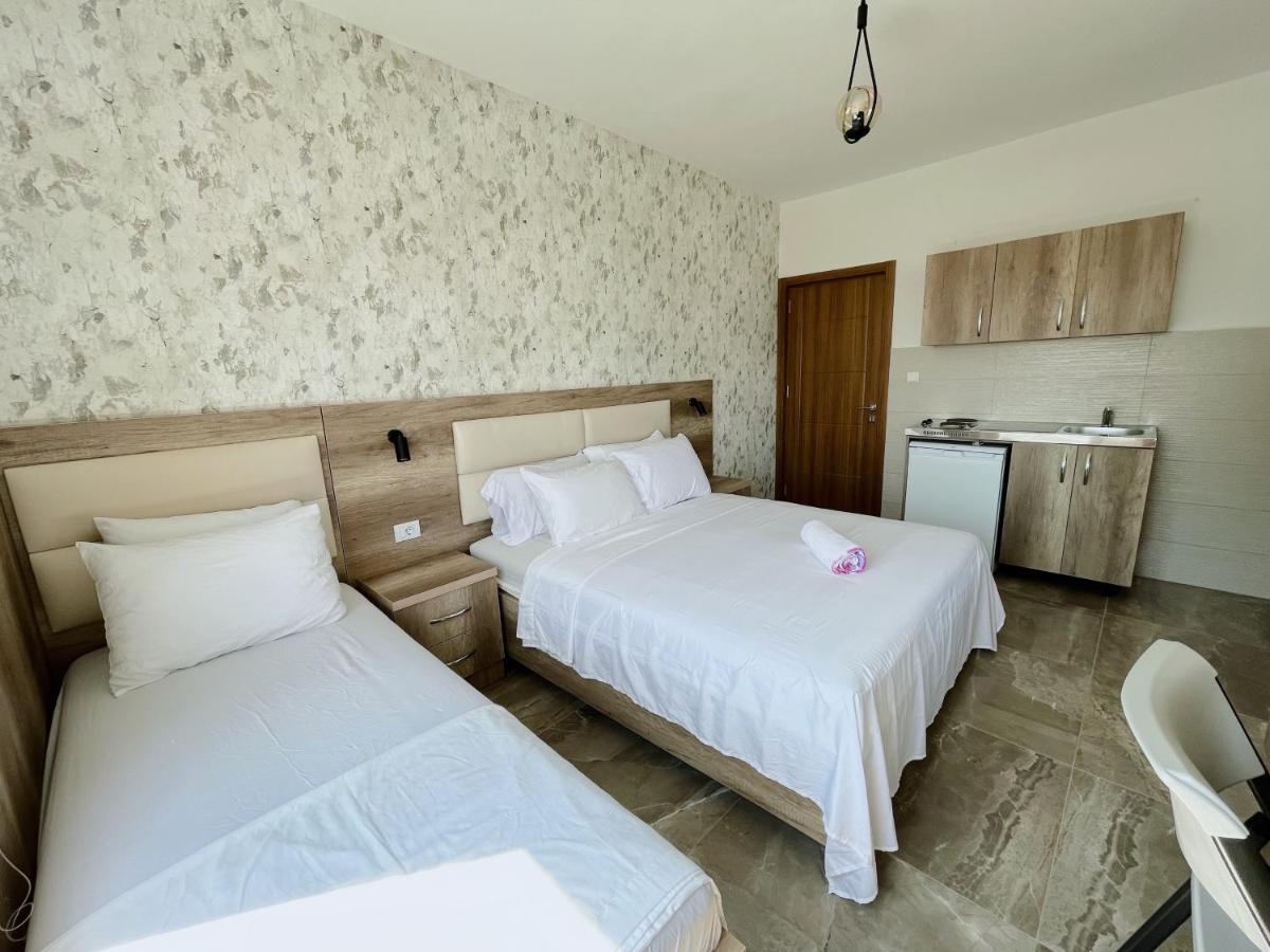 Guest House Koliqi - Hotel & Apartments ウルツィニ エクステリア 写真