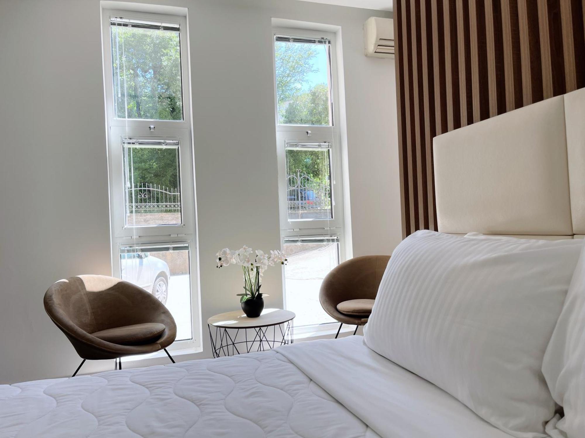 Guest House Koliqi - Hotel & Apartments ウルツィニ エクステリア 写真