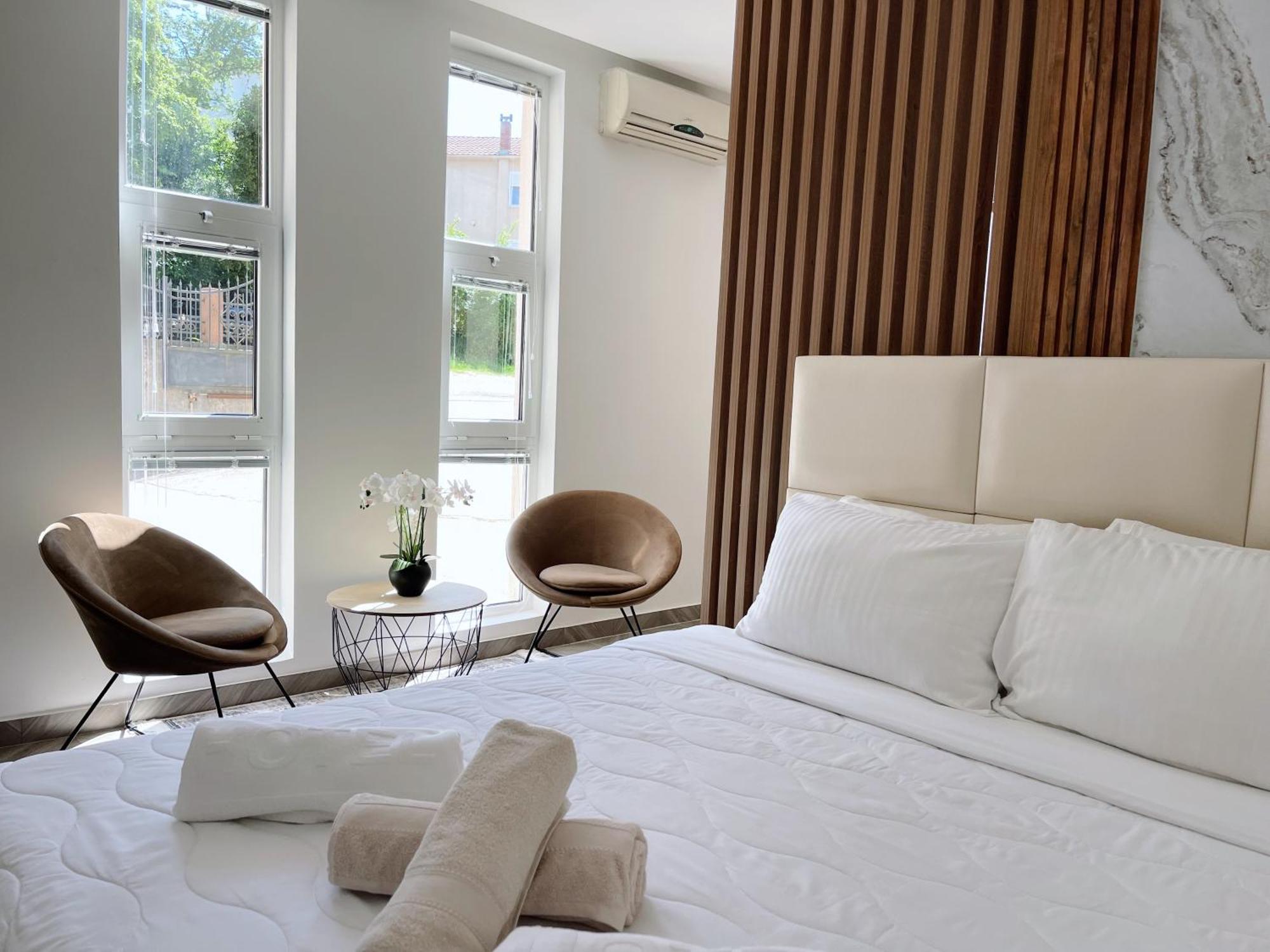 Guest House Koliqi - Hotel & Apartments ウルツィニ エクステリア 写真