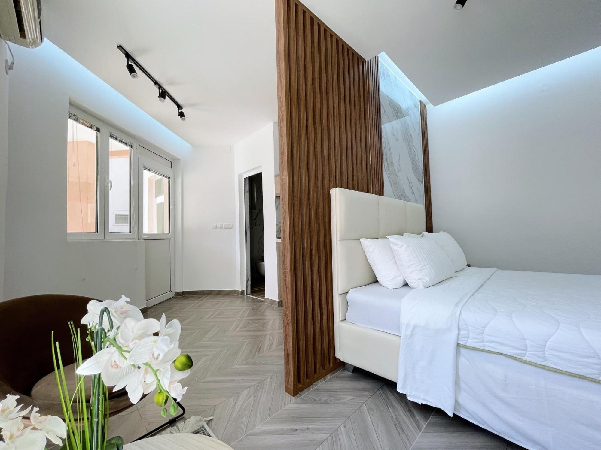 Guest House Koliqi - Hotel & Apartments ウルツィニ エクステリア 写真