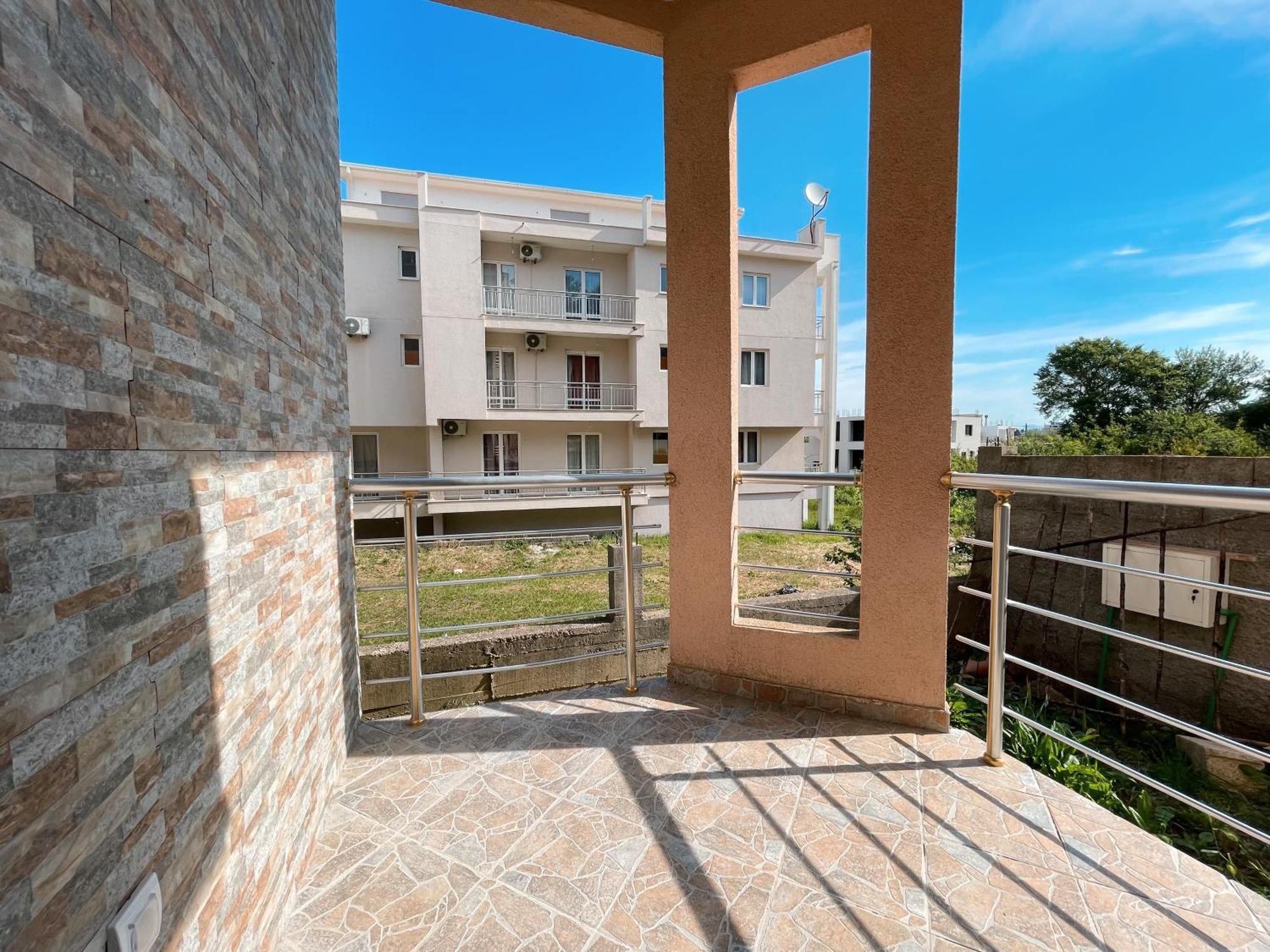Guest House Koliqi - Hotel & Apartments ウルツィニ エクステリア 写真
